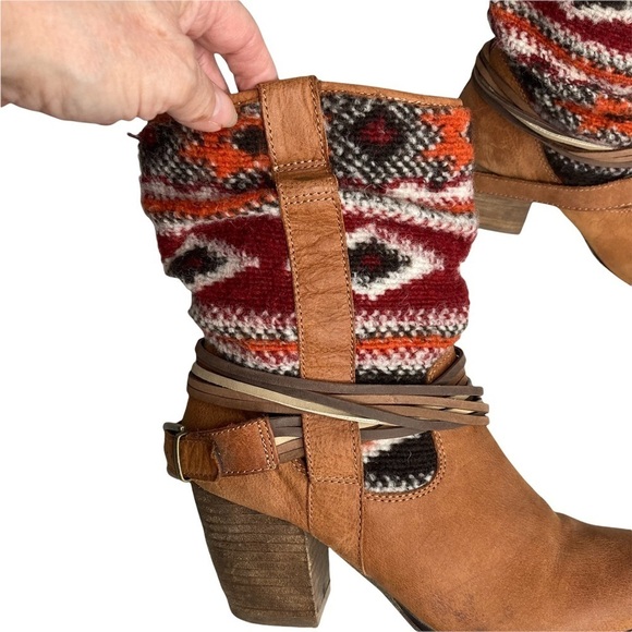Steve Madden Tolteca Southwestern Inspired Nubuck & Textile Ankle Boots Sz 8 - Picture 6 of 10